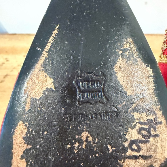 St John Red Satin Embellished Heels Made in Italy Size 7B Elevated Bollywood - Picture 8 of 8